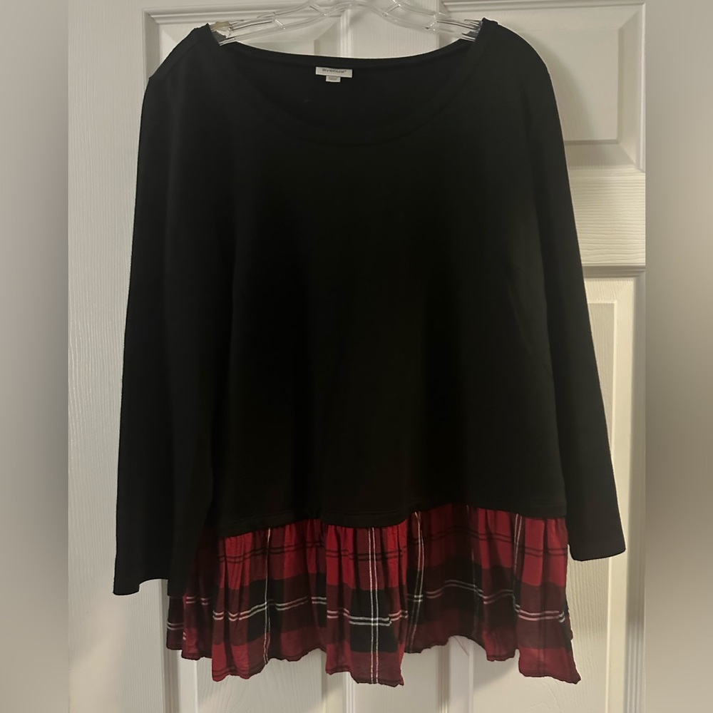 Avenue Black Top with Red Plaid Hem 18/20